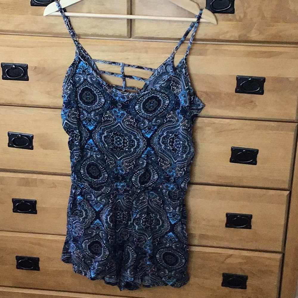 NWOT Raya sun romper with pockets.